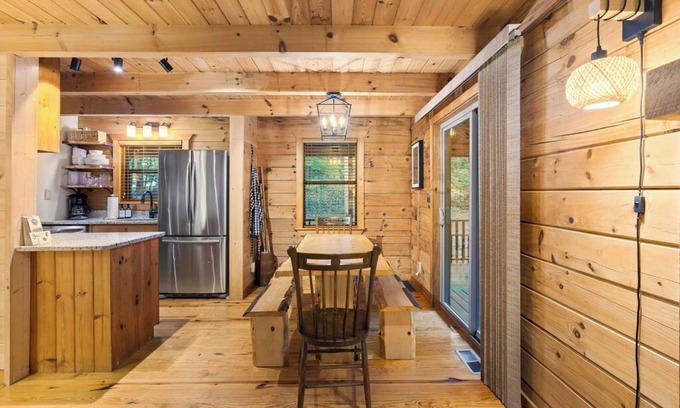 Blairsville Cabin | Relax at Woodland Dreams: Hot Tub, Game Room & Creek Access