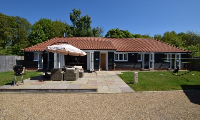 Aldeburgh House | Pet-Friendly Woodland Lodge in Aldeburgh - 4-Star Stay!