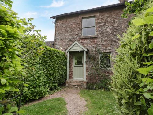 Little Cowarne House | Woodlands Cottage: 5-Star Retreat, Pet & Child Friendly