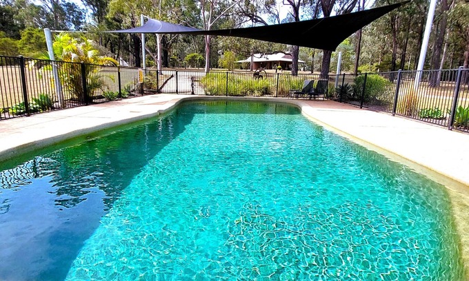 Nulkaba Cottage | Discover Woodlane Cottages: Ocean View & Poolside Bliss
