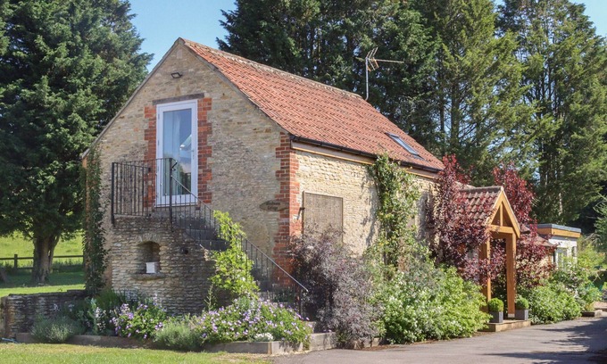 Chippenham Cottage | Cozy Woodmans Cottage @ Nables Farm with Open Fire