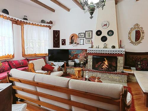 Vlataneoi Villa | Enchanting Villas in Greece with Family-Friendly Amenities