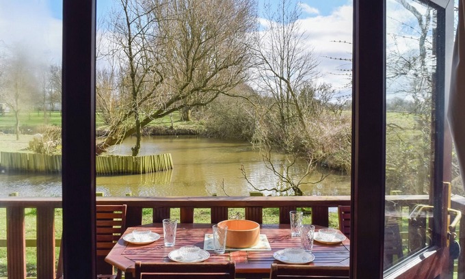 Poulton-le-Fylde Cottage | Woodpecker Lodge - UK49149