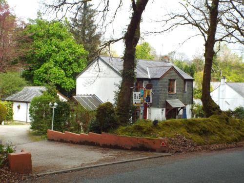 Callington Bed & Breakfast | Experience Comfort at Woodpeckers - 4-Star Hotel, Rated 9/10