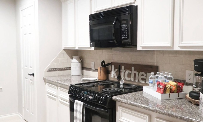 Greater East End House | Woodridge Retreat Near Downtown sleeps up to 10 guests