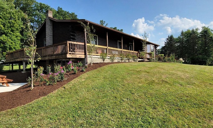 Farmington Cabin | Woodside Escape: Pet-Friendly Retreat with Hot Tub & Yard