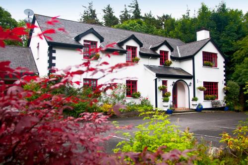 Westport House | Oceanfront Woodside Lodge: 4-Star Family-Friendly Retreat