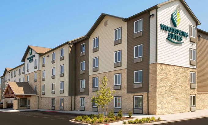 South Plainfield Hotel | Comfortable WoodSpring Suites in South Plainfield