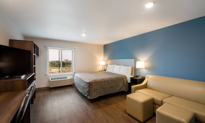 Walnut Creek Business Park Hotel | Convenient Woodspring Suites Austin Central: 8.8/10 Rating