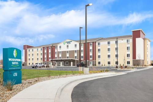 Billings Hotel | Comfortable WoodSpring Suites Billings for Families and Pets
