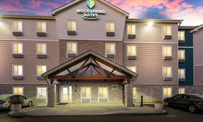 Columbus Hotel | Convenient WoodSpring Suites Columbus West in Hilliard