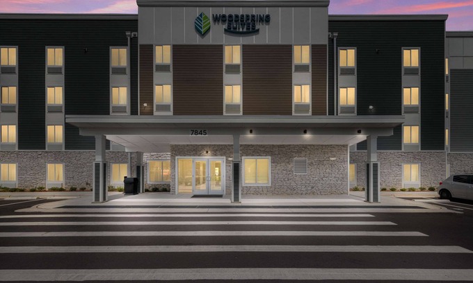 Concord Hotel | Convenient WoodSpring Suites at Concord-Charlotte Speedway