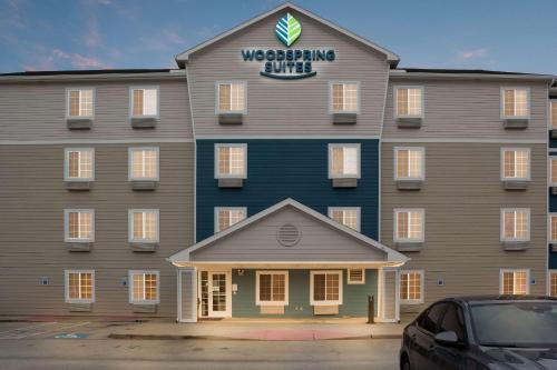 Conroe Hotel | Pet-Friendly WoodSpring Suites in Conroe with Kitchens