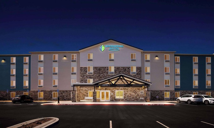 Corona Hotel | Discover Woodspring Suites Corona: Family-Friendly Comfort