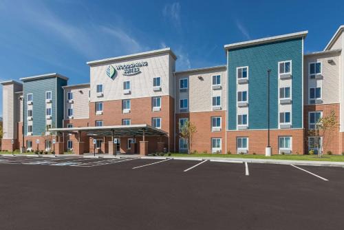 Murlin Heights Hotel | Convenient WoodSpring Suites Dayton North for Families