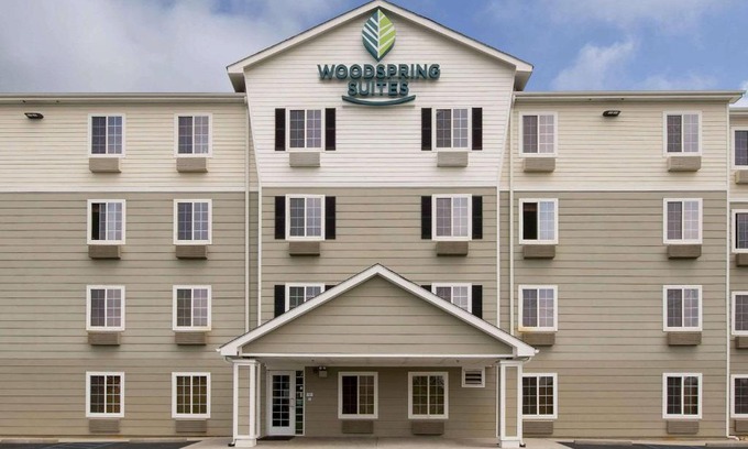 Conestee Hotel | Discover WoodSpring Suites Greenville Central: Pet-Friendly Comfort