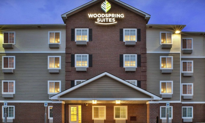 Holland Hotel | Comfortable WoodSpring Suites Holland with Great Amenities