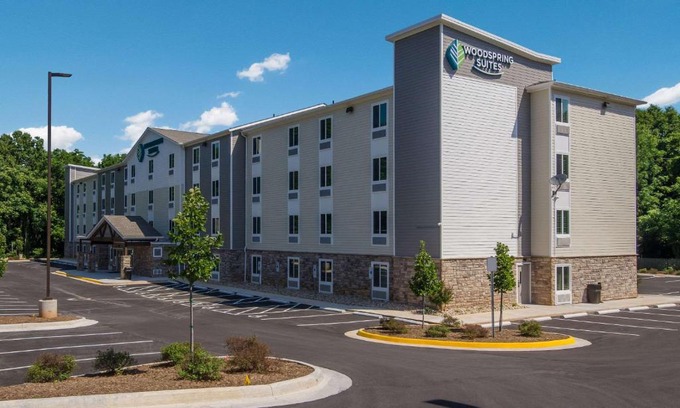 Lynchburg Hotel | Budget-Friendly Retreat at WoodSpring Suites Lynchburg VA