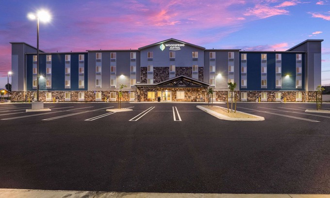 Moreno Valley Hotel | Pet-Friendly WoodSpring Suites in Moreno Valley Awaits You
