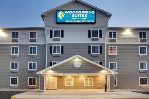 Lakeview Hotel | Convenient WoodSpring Suites near Manassas Battlefield Park