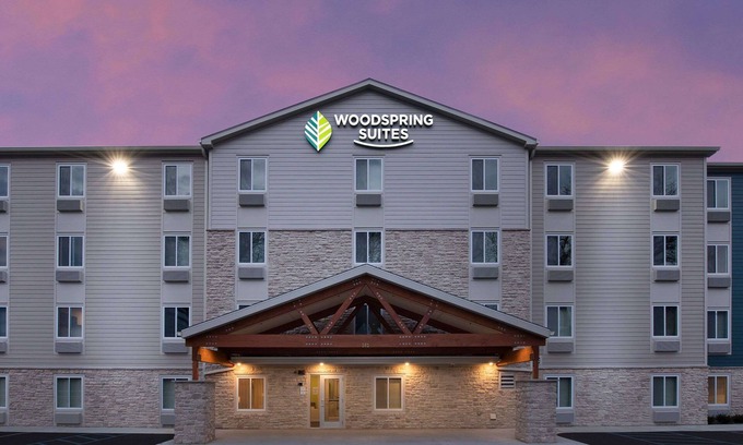 Round Rock Hotel | Comfortable WoodSpring Suites Round Rock with Essential Amenities