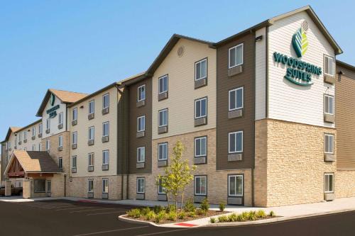 South Plainfield Hotel | Convenient WoodSpring Suites South Plainfield for Families