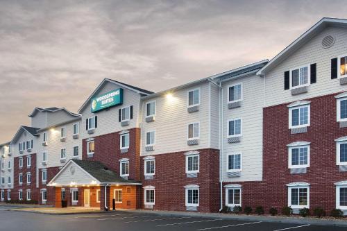 Norfolk - Virginia Beach Hotel | Pet Friendly WoodSpring Suites in Virginia Beach Awaits You