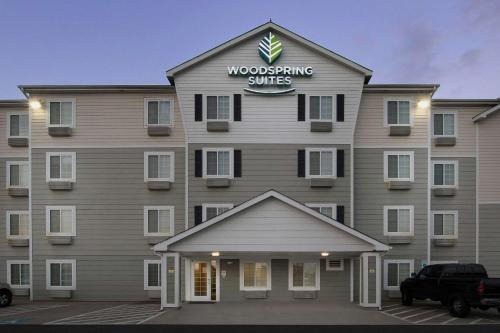 Bellmead Hotel | Comfortable WoodSpring Suites Waco, Near University Awaits