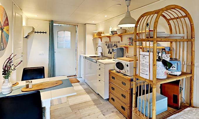 Habo Municipality Bed & Breakfast | Discover Woodstocks B&B: Guest Rated 9.4 with Pool & Spa