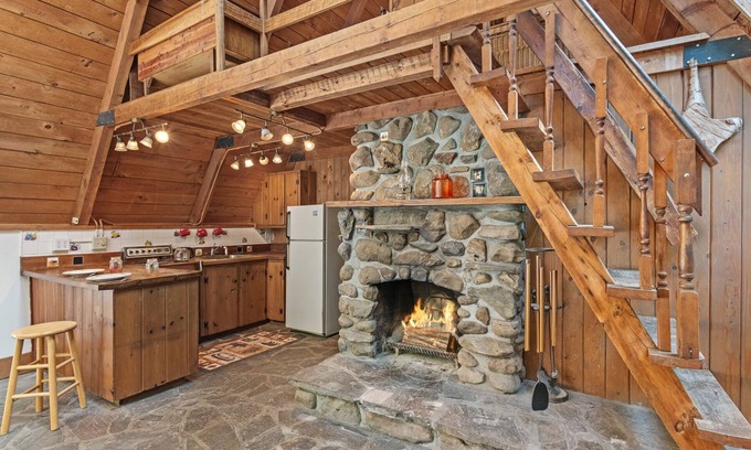 Bearsville Cabin | Cozy Woodstock Cabin: A Child-Friendly Retreat in Nature