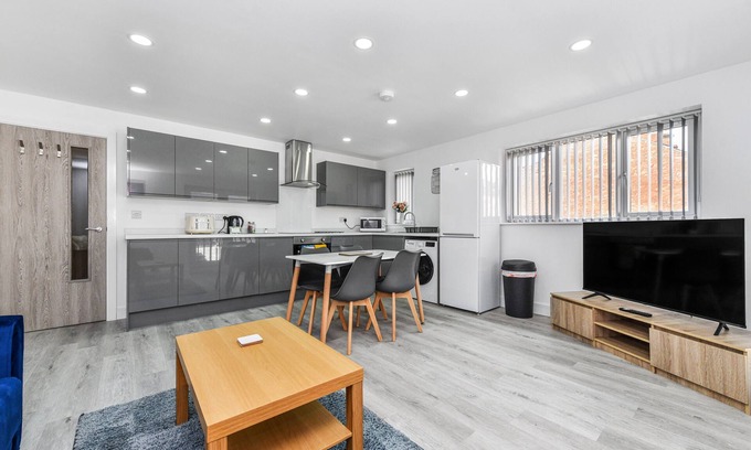 Hucknall Apartment | Modern 2-Bed Woodstock House Flat in Hucknall