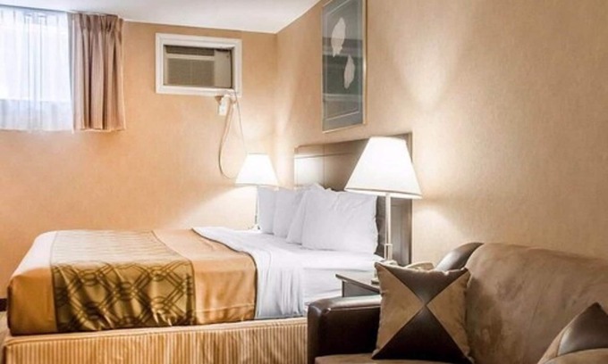 Woodstock Hotel | Budget-Friendly Econo Lodge Woodstock with Breakfast & Kitchen