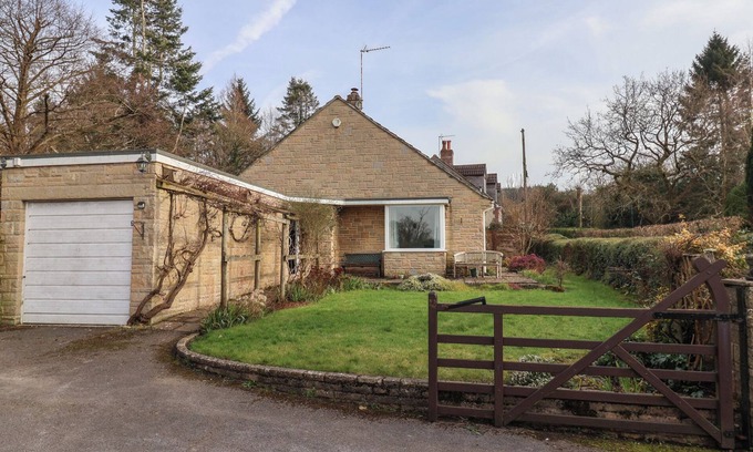 Eleighwater House | WOODSTOCK, pet friendly, with open fire in Chard