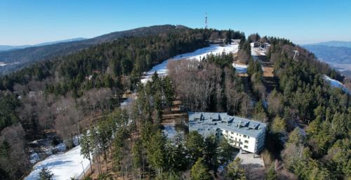 Hocko Pohorje Apartment | Woodstone 6: Family-Friendly Stay with Perfect Rating