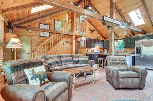 Beaver Cove House | Pet-Friendly Moosehead Lake Cabin with Inviting Deck
