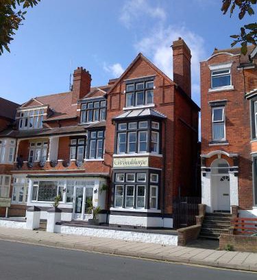 Skegness House | Oceanfront Woodthorpe Hotel – Guest Rated 9/10 Experience!