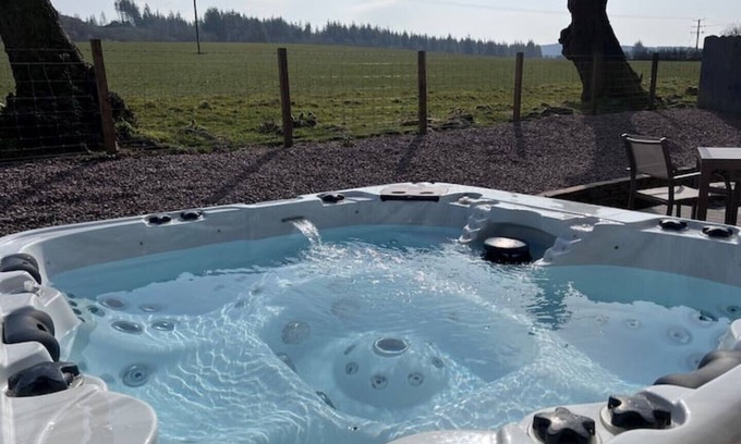 Dumfries Cabin | Relax at Woodview Lodge with Private Hot Tub & Breakfast