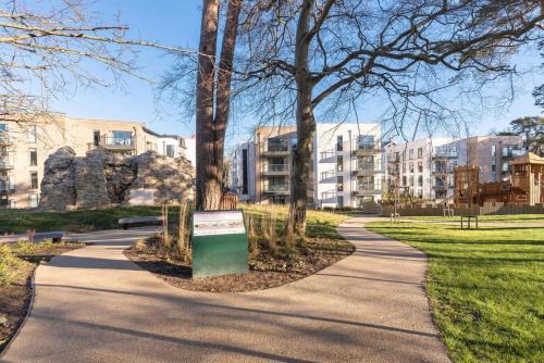 Leopardstown Apartment | Woodward Square One: Family-Friendly Retreat with Hot Tub