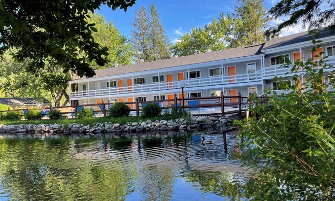 Lincoln Resort | Experience Woodwards White Mountain Resort: Pet-Friendly Retreat