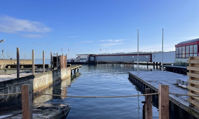 Cowes House | Explore Woodyear House - Pet-Friendly Retreat in Cowes