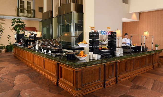Aurora Hotel | Discover Woolley's Classic Suites Near Denver Airport