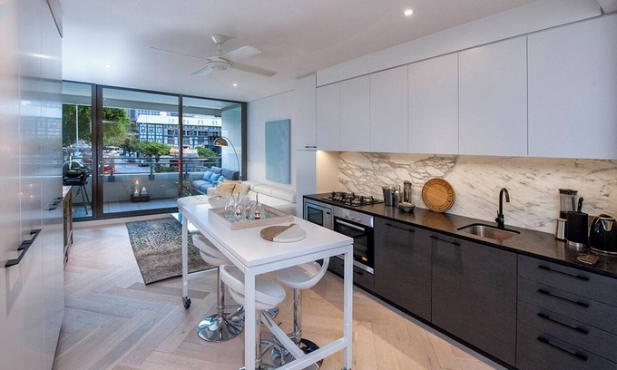 Woolloomooloo Apartment | Stylish Studio with Parking in Woolloomooloo - 8/10 Rating