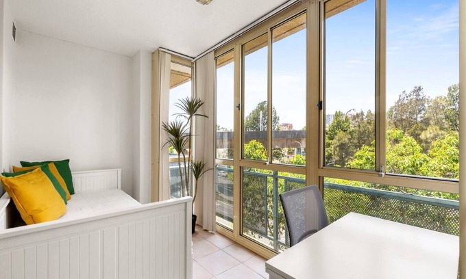 Woolloomooloo Apartment | Woolloomooloo Wonder: A Sydney Retreat for All Ages