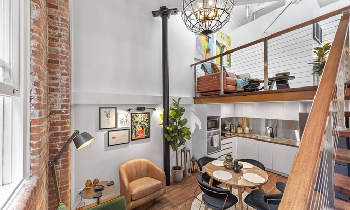 Newstead Apartment | Elegant Woolstore Retreat with Pool in Teneriffe