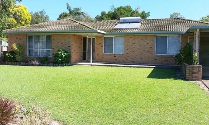 Woolgoolga House | Relax at Woopi Rest: Pet-Friendly and Family Friendly Stay