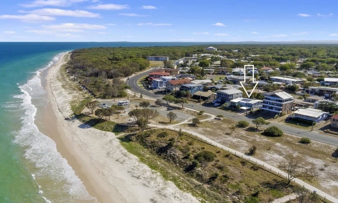 Woorim House | Beautiful Woorim Beach House with Scenic Water Views