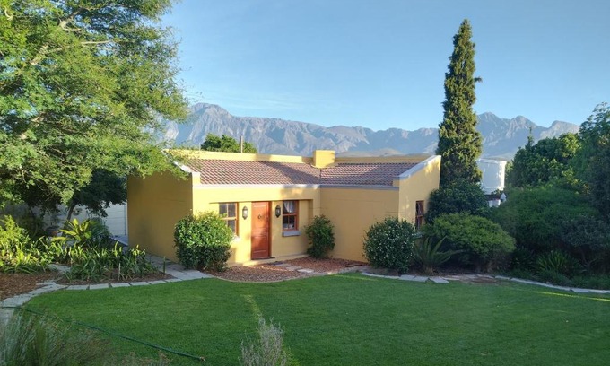 Worcester Apartment | Cozy Worcester Garden Cottage - Highly Rated & Family-Friendly