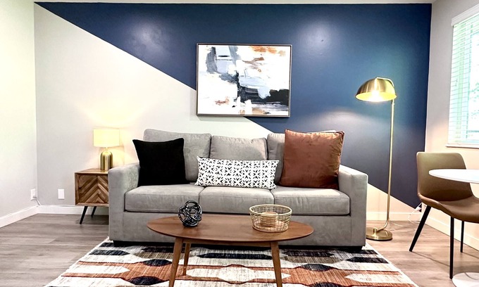 Walnut Creek Apartment | Modern Retreat with Kitchen, Fast WiFi & Downtown Access