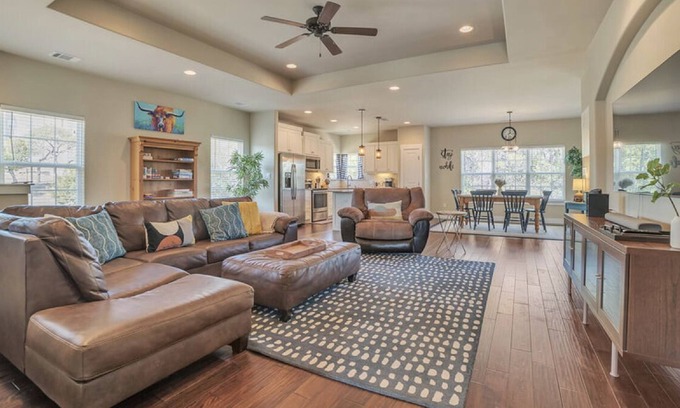 Hudson Bend Condo | Discover Work - Play Austin: Family-Friendly with Ocean View