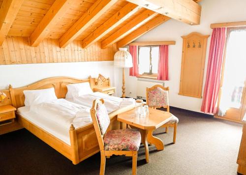 Sedrun Hotel | Inviting Hotel Postigliun Sedrun: Pet & Child Friendly Stay